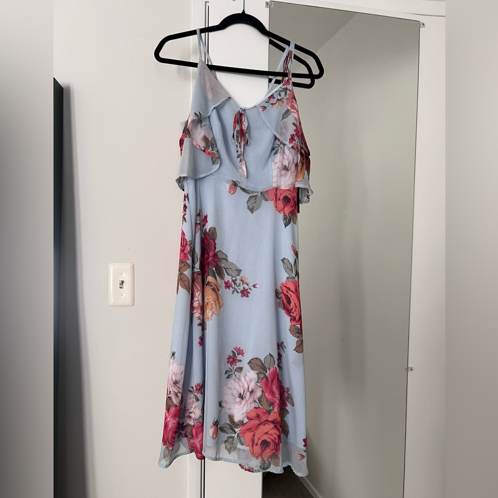 NWT ✨ Dusty blue floral print midi dress
